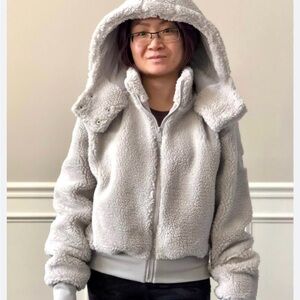 BNWT ALO Yoga Foxy Sherpa Jacket in Soft Gray